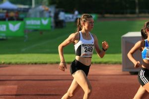 Olivia Zach bei der U18 ÖM über 3000m