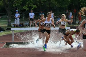 Olivia Zach bei der U18 ÖM über 2000m Hindernis